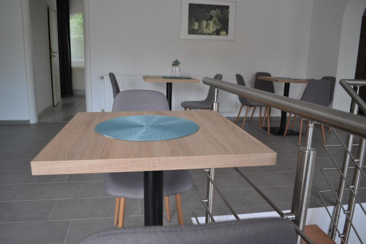 Fonix Design Rooms 德布勒森 外观 照片